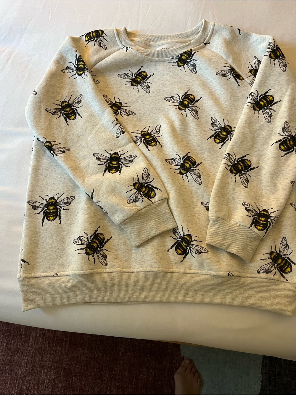 Bee Print Crewneck Sweatshirt in Cream and Yellow